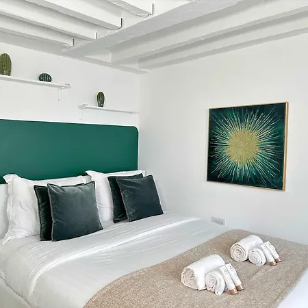 Stylish Near Bourse De Daire