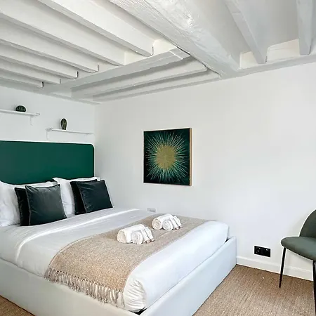 Stylish Near Bourse De Daire